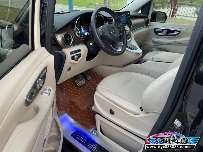 22年奔驰V轿车抵押车出售