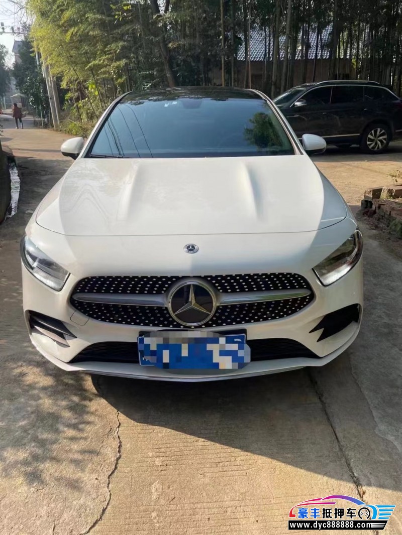 23年奔驰A轿车抵押车出售