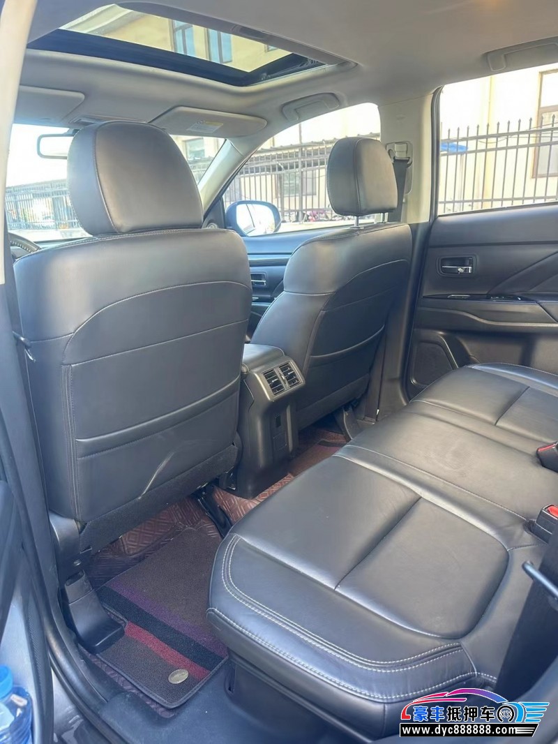 19年三菱欧蓝德SUV抵押车出售