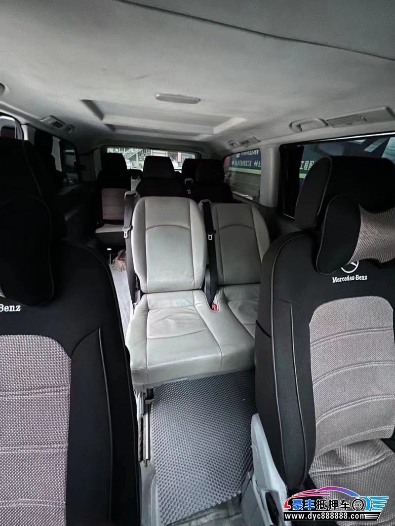 12年奔驰V轿车抵押车出售