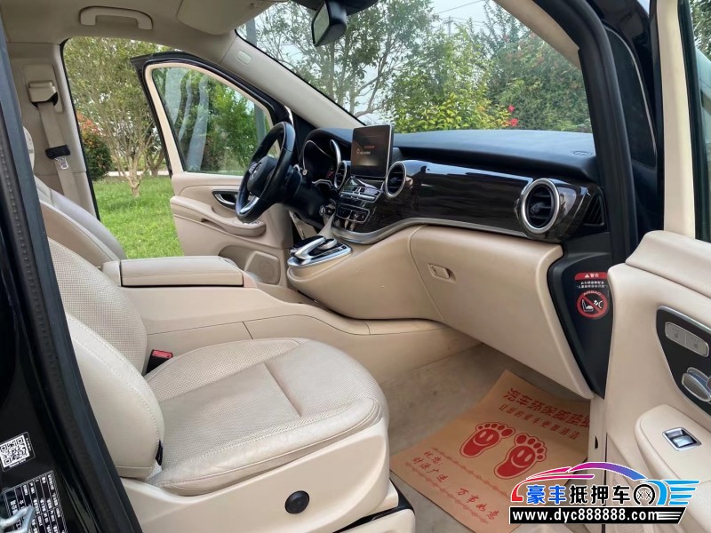 17年奔驰V轿车抵押车出售