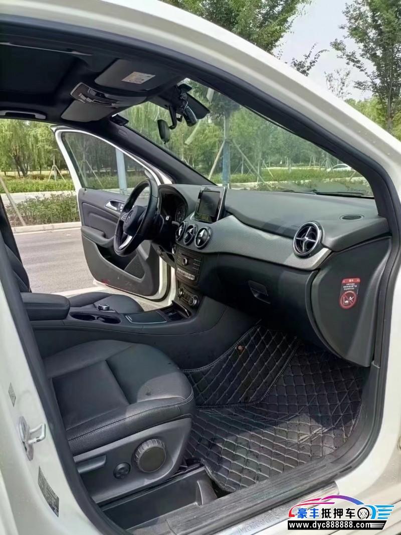 15年奔驰B轿车抵押车出售