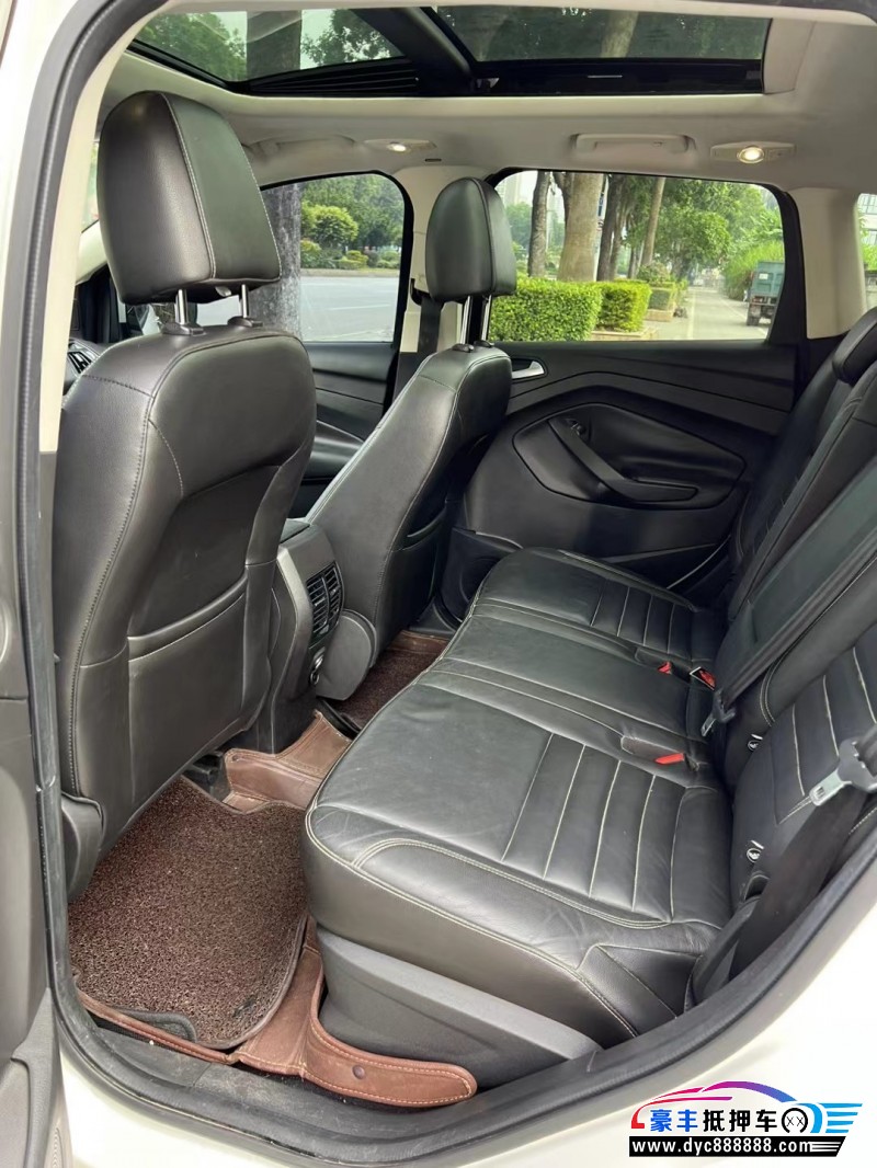 15年福特翼虎轿车抵押车出售