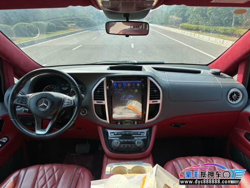 19年奔驰威霆轿车抵押车出售