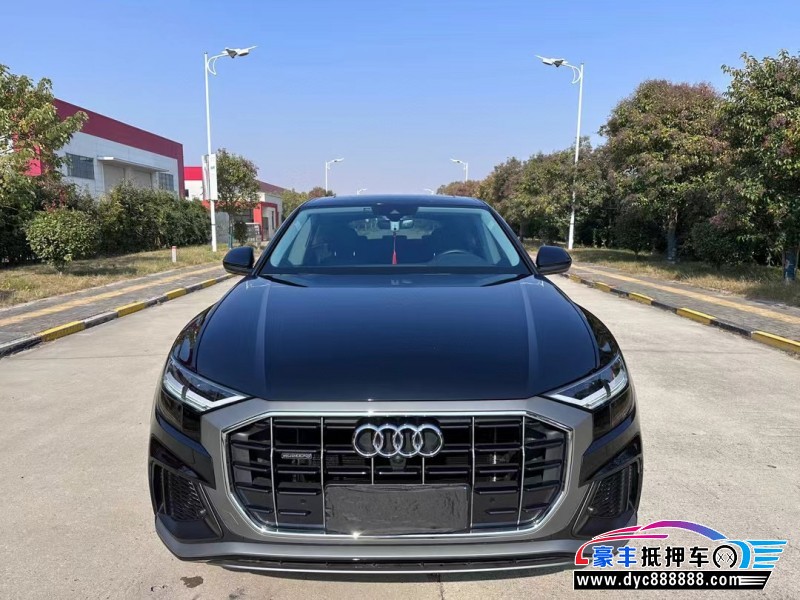 21年奥迪Q8轿车抵押车出售