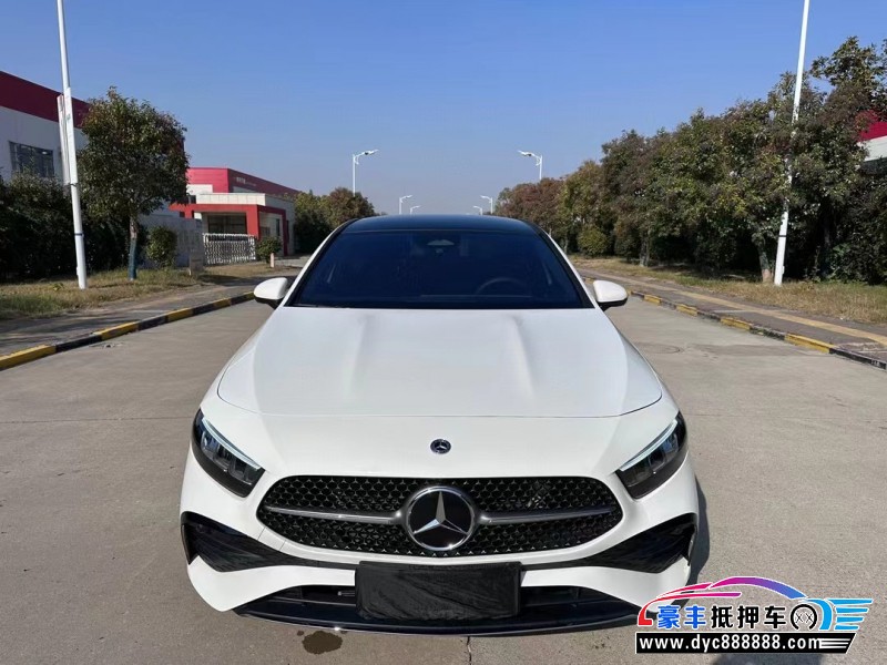 23年奔驰A轿车抵押车出售