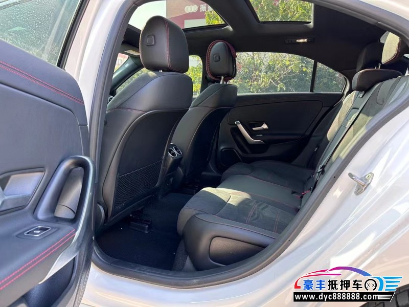 23年奔驰A轿车抵押车出售