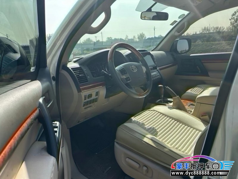 16年丰田兰德酷路泽轿车抵押车出售