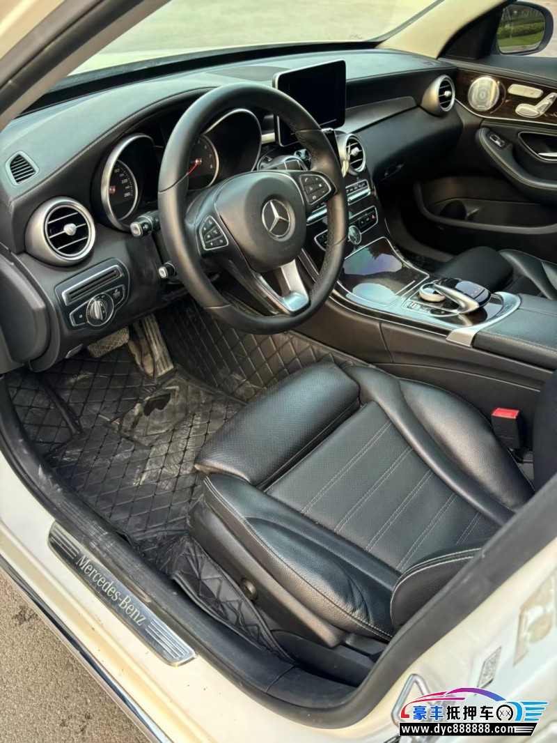 17年奔驰C轿车抵押车出售