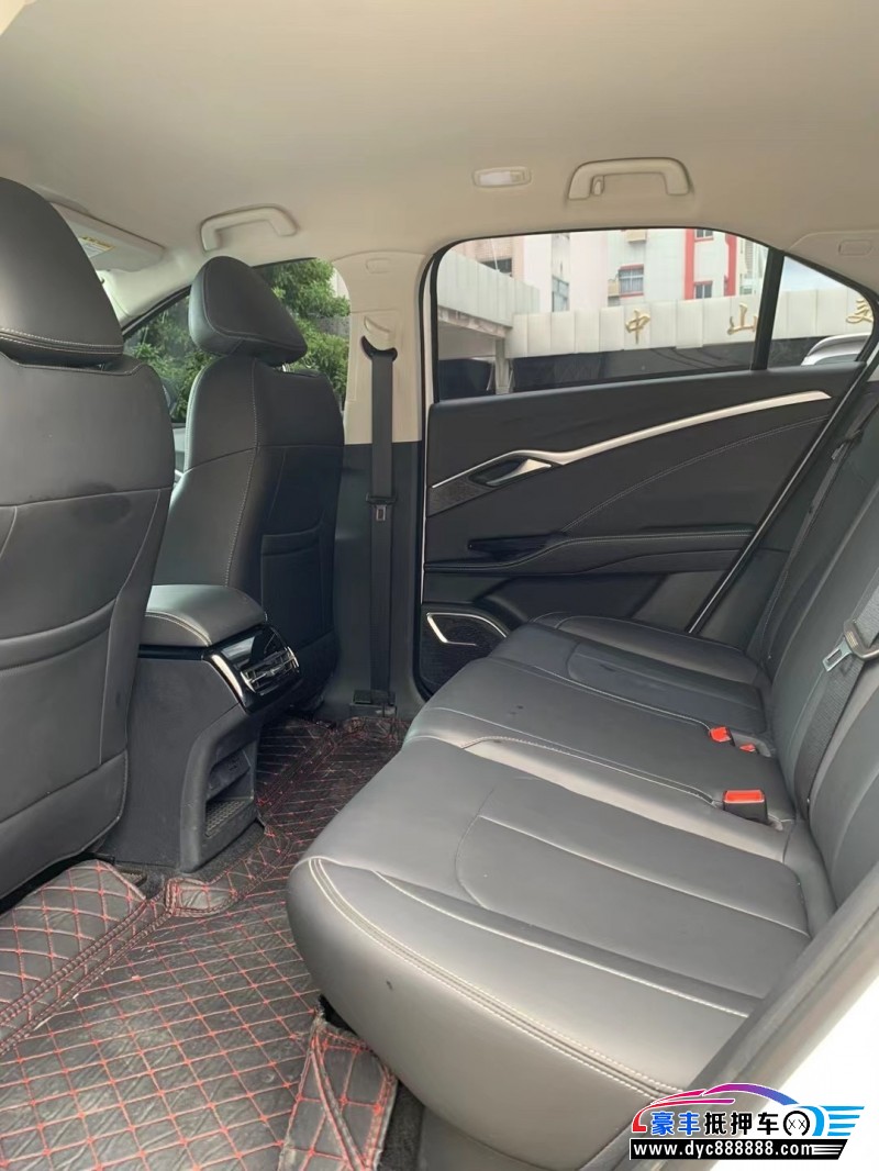 23年哪吒USUV抵押车出售