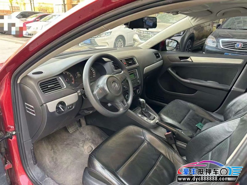 13年大众速腾轿车抵押车出售