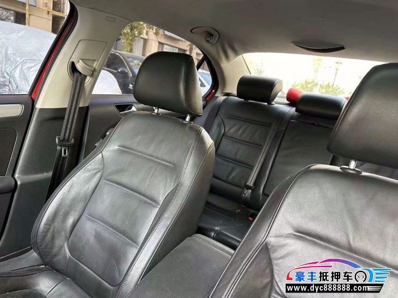 13年大众速腾轿车抵押车出售