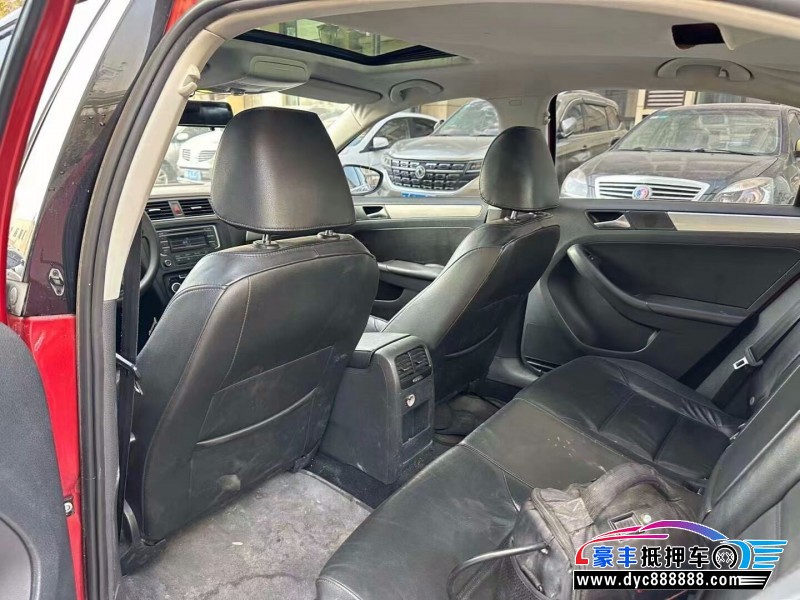 13年大众速腾轿车抵押车出售