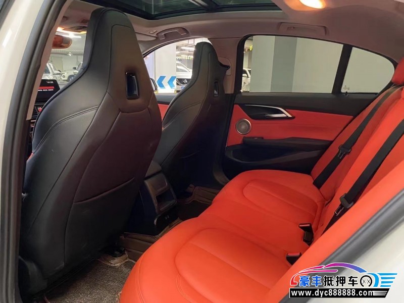 23年宝马1系轿车抵押车出售