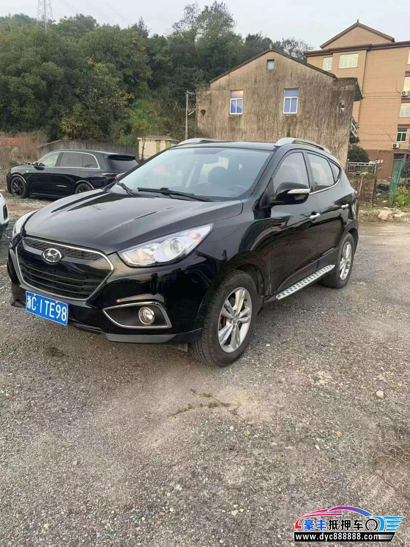 13年现代ix35轿车抵押车出售