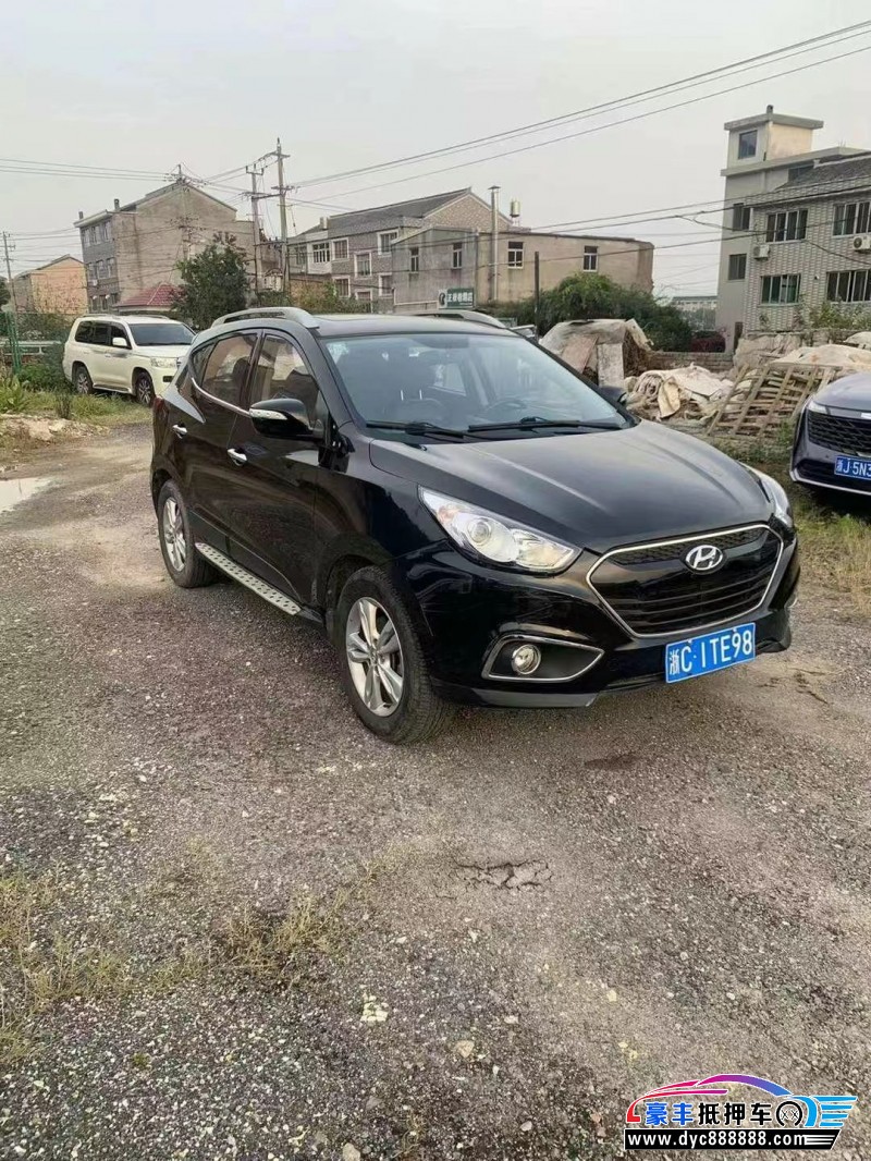 13年现代ix35轿车抵押车出售