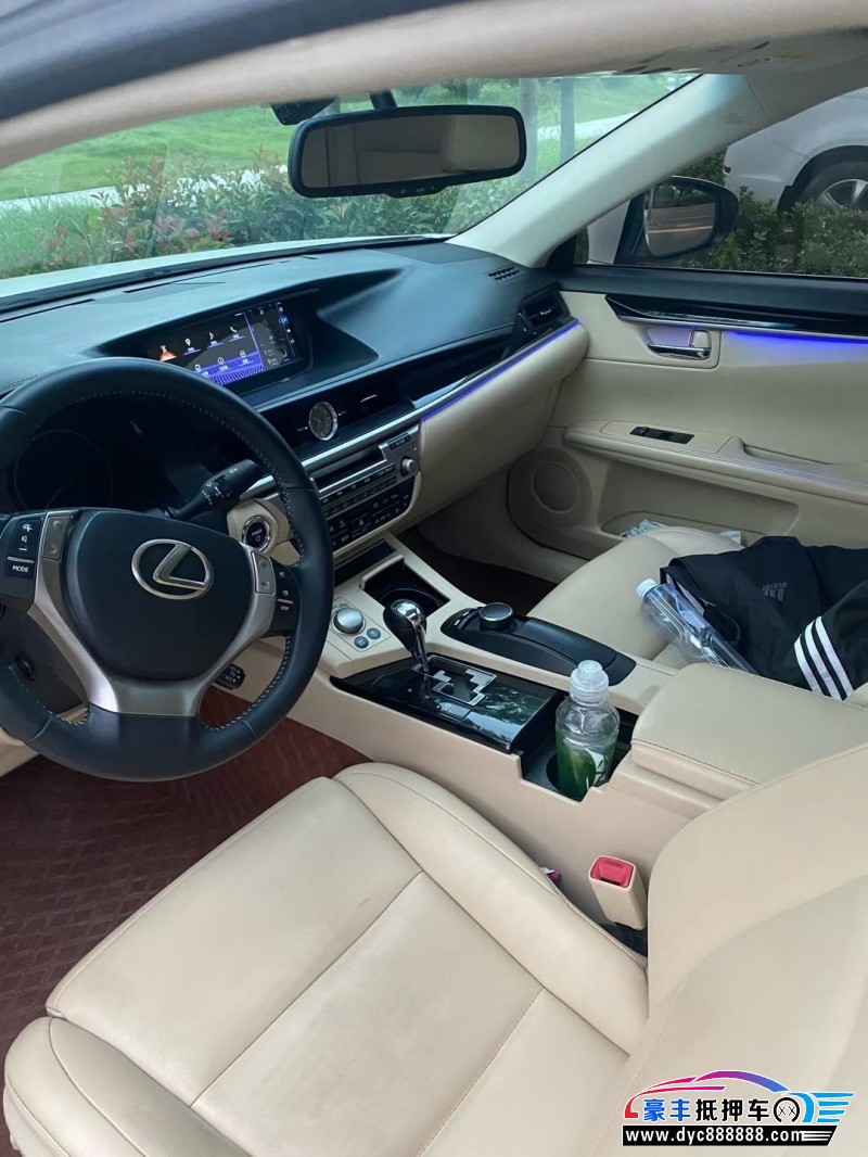 14年雷克萨斯ES轿车抵押车出售