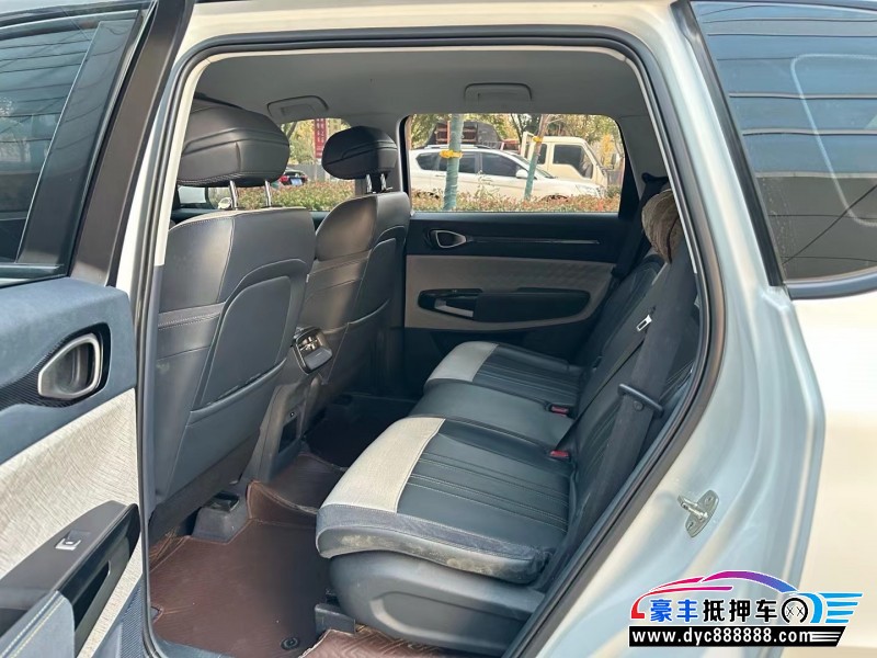 20年宝骏宝骏RM5SUV抵押车出售