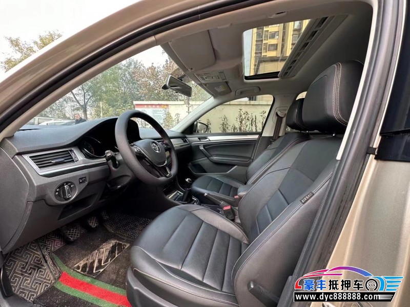 17年大众宝来轿车抵押车出售