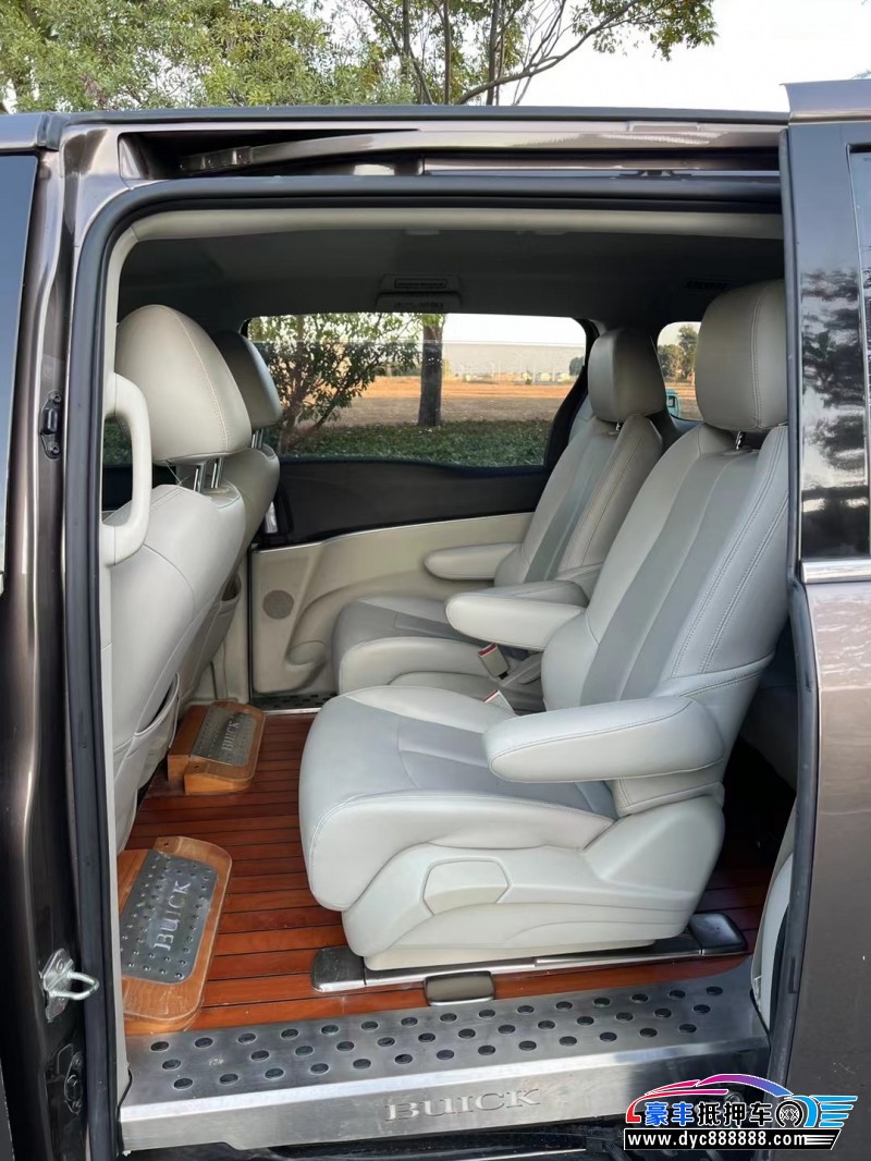 21年别克GL8轿车抵押车出售