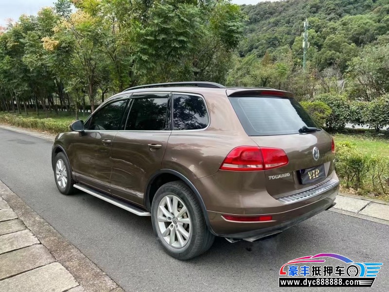 13年大众途锐轿车抵押车出售