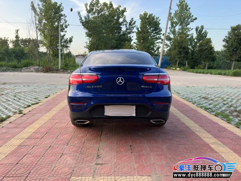 17年奔驰GLC轿车抵押车出售