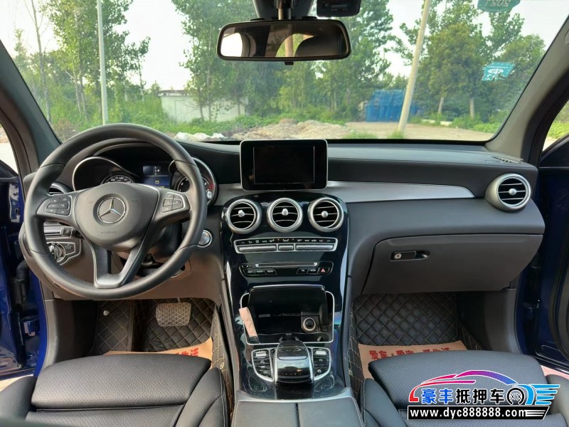 17年奔驰GLC轿车抵押车出售