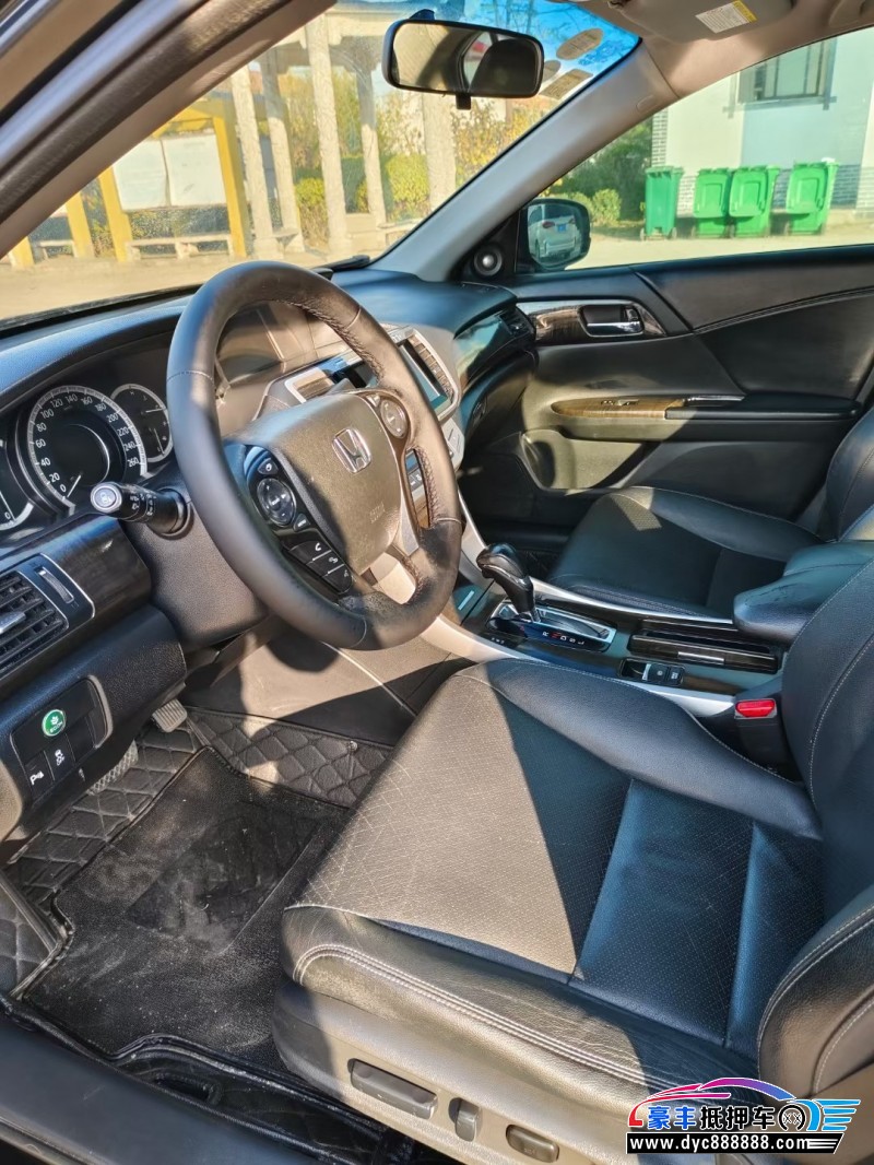 16年本田雅阁轿车抵押车出售