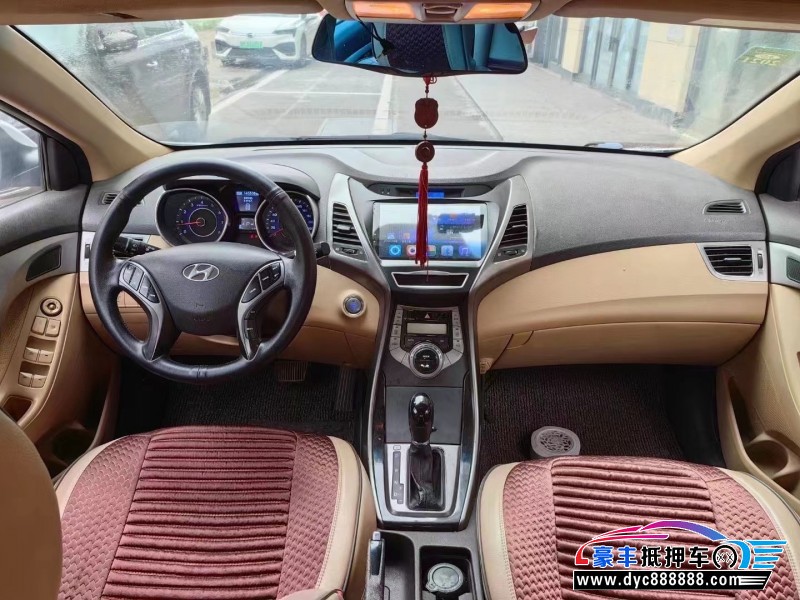 13年现代朗动轿车抵押车出售