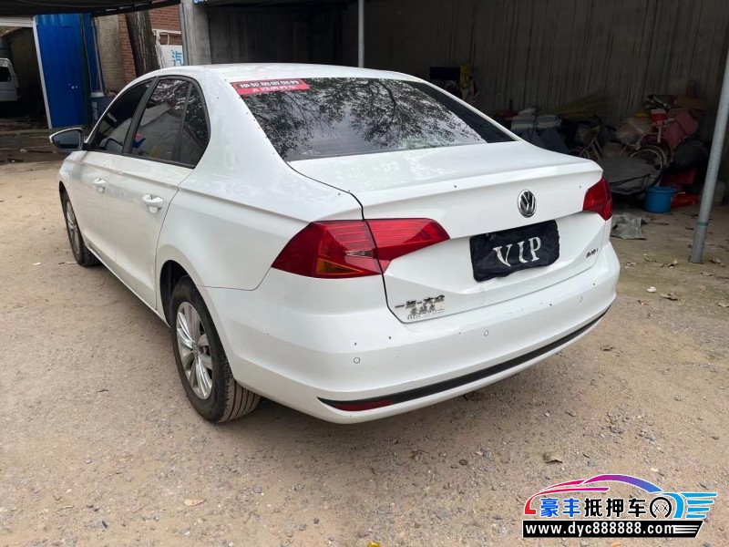 17年大众宝来轿车抵押车出售