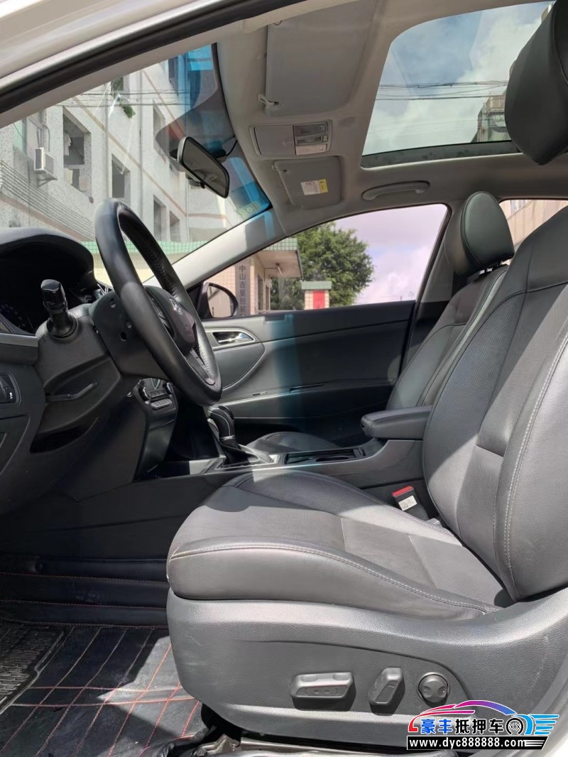 19年现代名图轿车抵押车出售