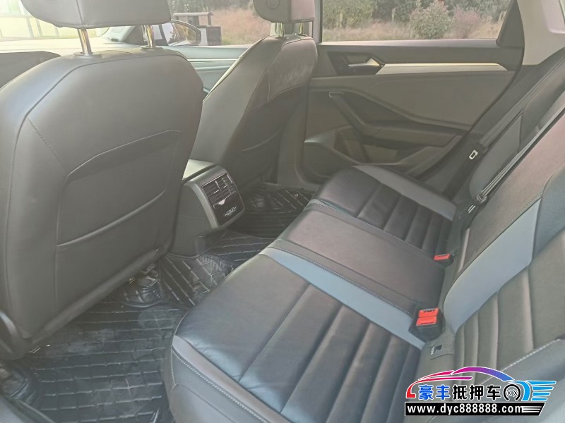 20年大众速腾轿车抵押车出售