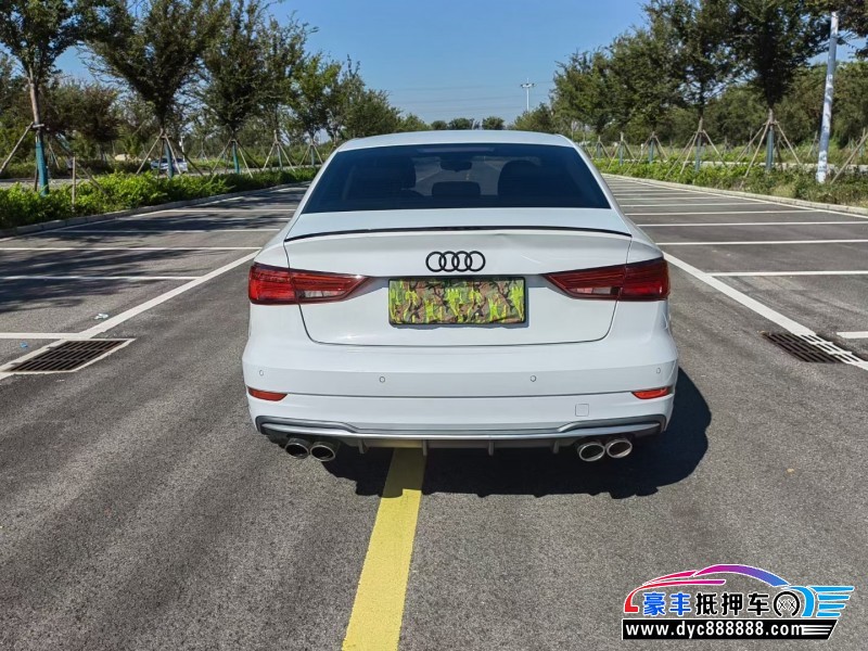 17年奥迪A3轿车抵押车出售