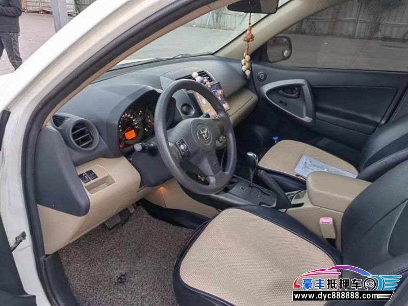 12年丰田RAV4轿车抵押车出售