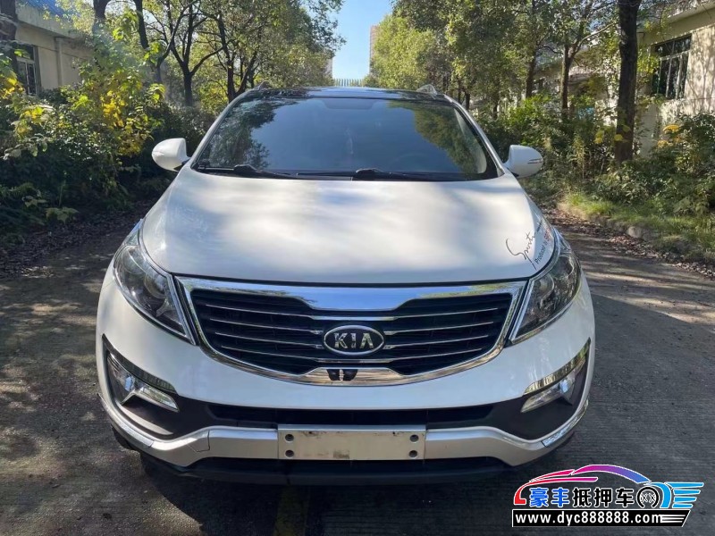 13年起亚智跑轿车抵押车出售