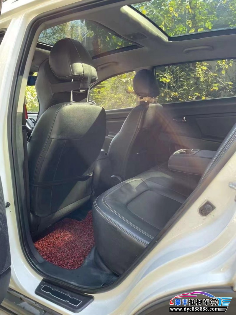 13年起亚智跑轿车抵押车出售