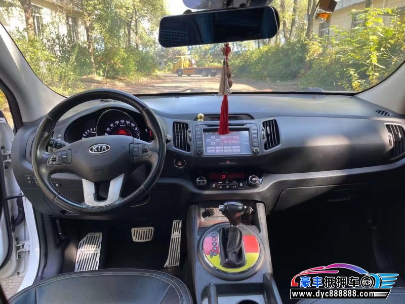 13年起亚智跑轿车抵押车出售