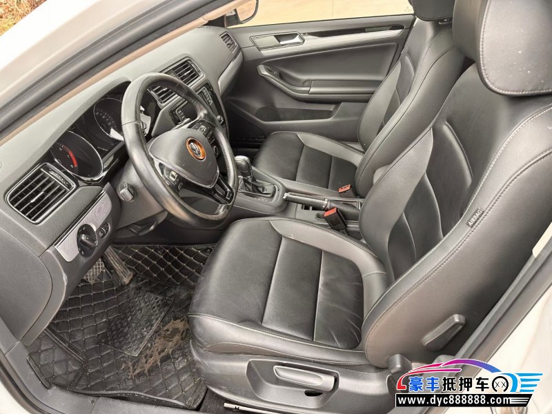 18年大众速腾轿车抵押车出售