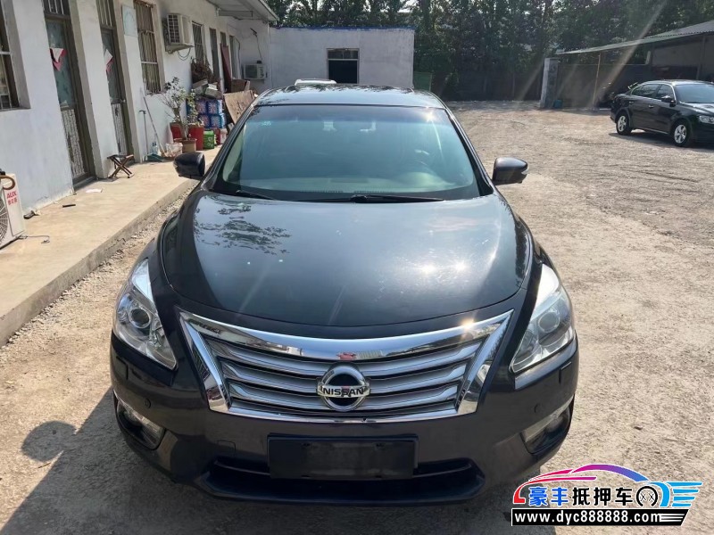 13年日产天籁轿车抵押车出售