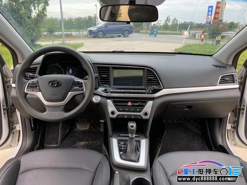 17年现代领动轿车抵押车出售