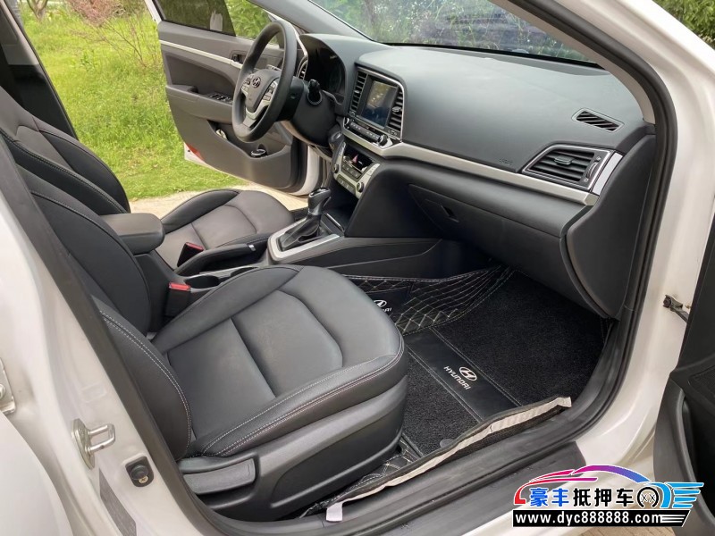 17年现代领动轿车抵押车出售