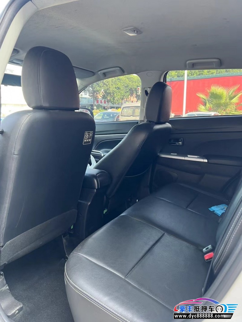 16年三菱劲炫轿车抵押车出售