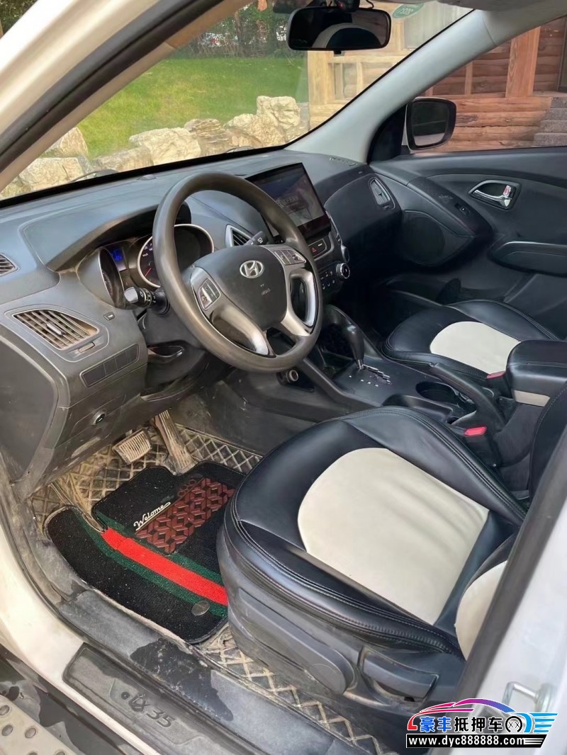 15年现代ix35轿车抵押车出售