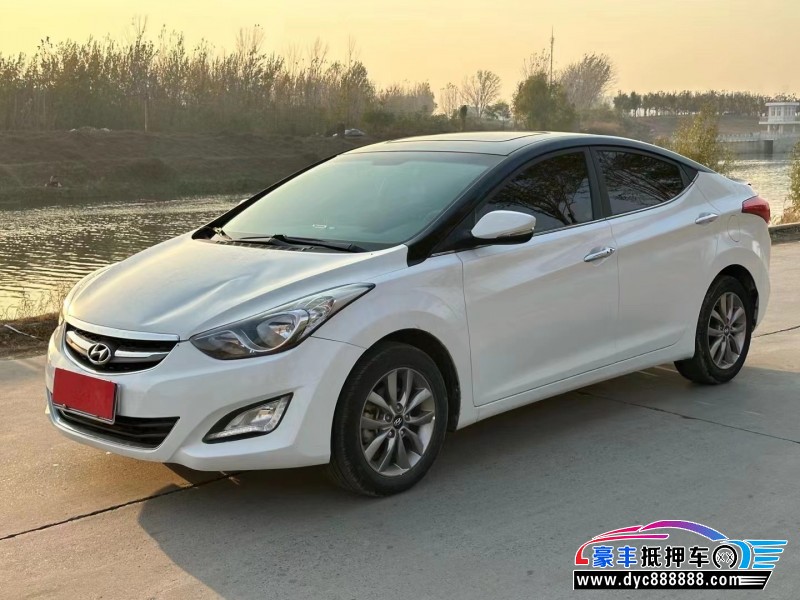 15年现代朗动轿车抵押车出售