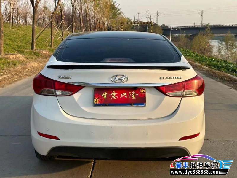 15年现代朗动轿车抵押车出售