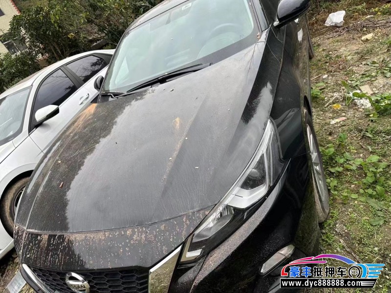 22年日产天籁轿车抵押车出售