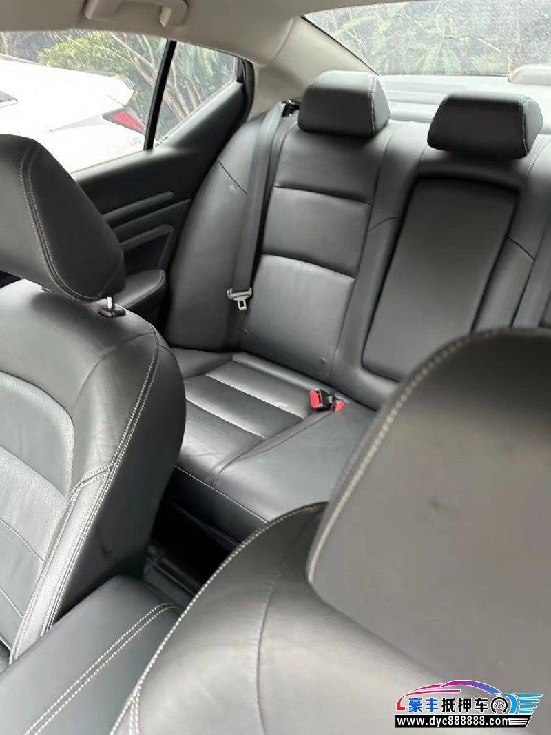 22年日产天籁轿车抵押车出售