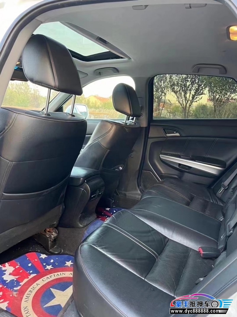 13年本田歌诗图轿车抵押车出售