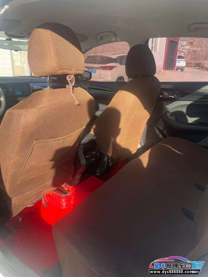 22年荣威i5轿车抵押车出售