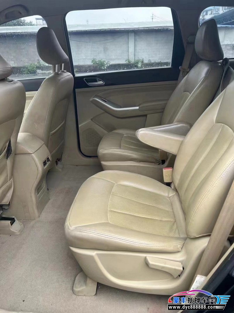 16年宝骏730轿车抵押车出售